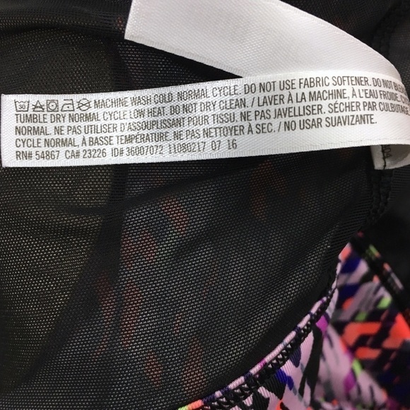 VICTORIA’S SECRET VSX Sports Bra Workout Top Mesh Strappy Geo Print Size Small - Picture 9 of 10
